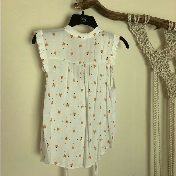 White fox patterned blouse with tie closure - Picture 3 of 3